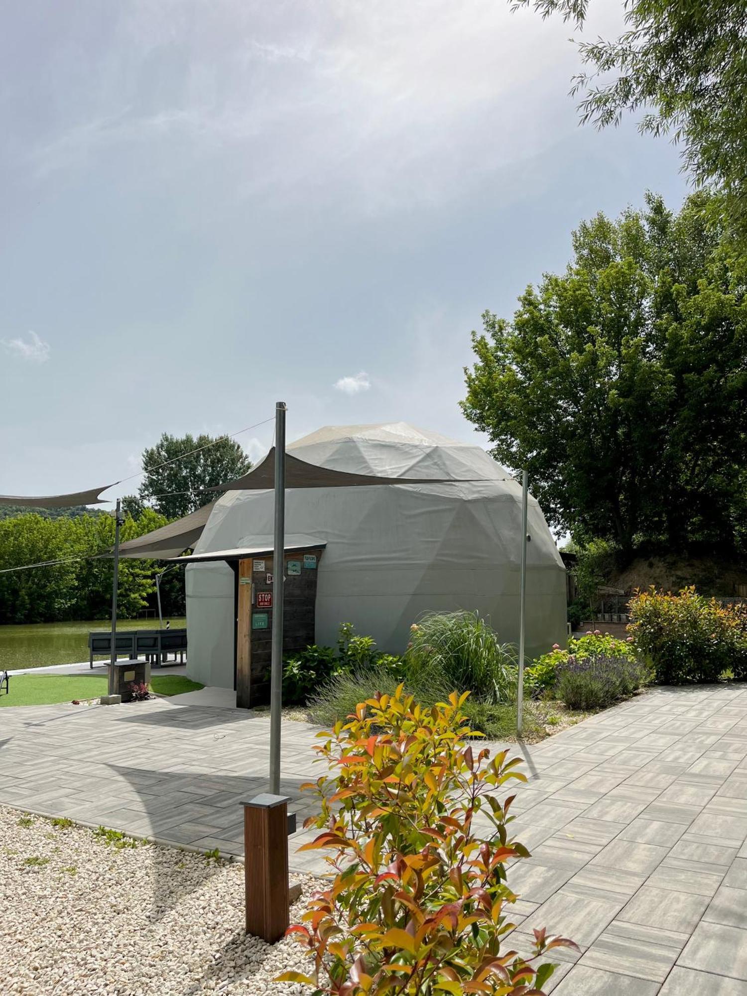 Domeglamping At Fishinglake Ságvár 외부 사진