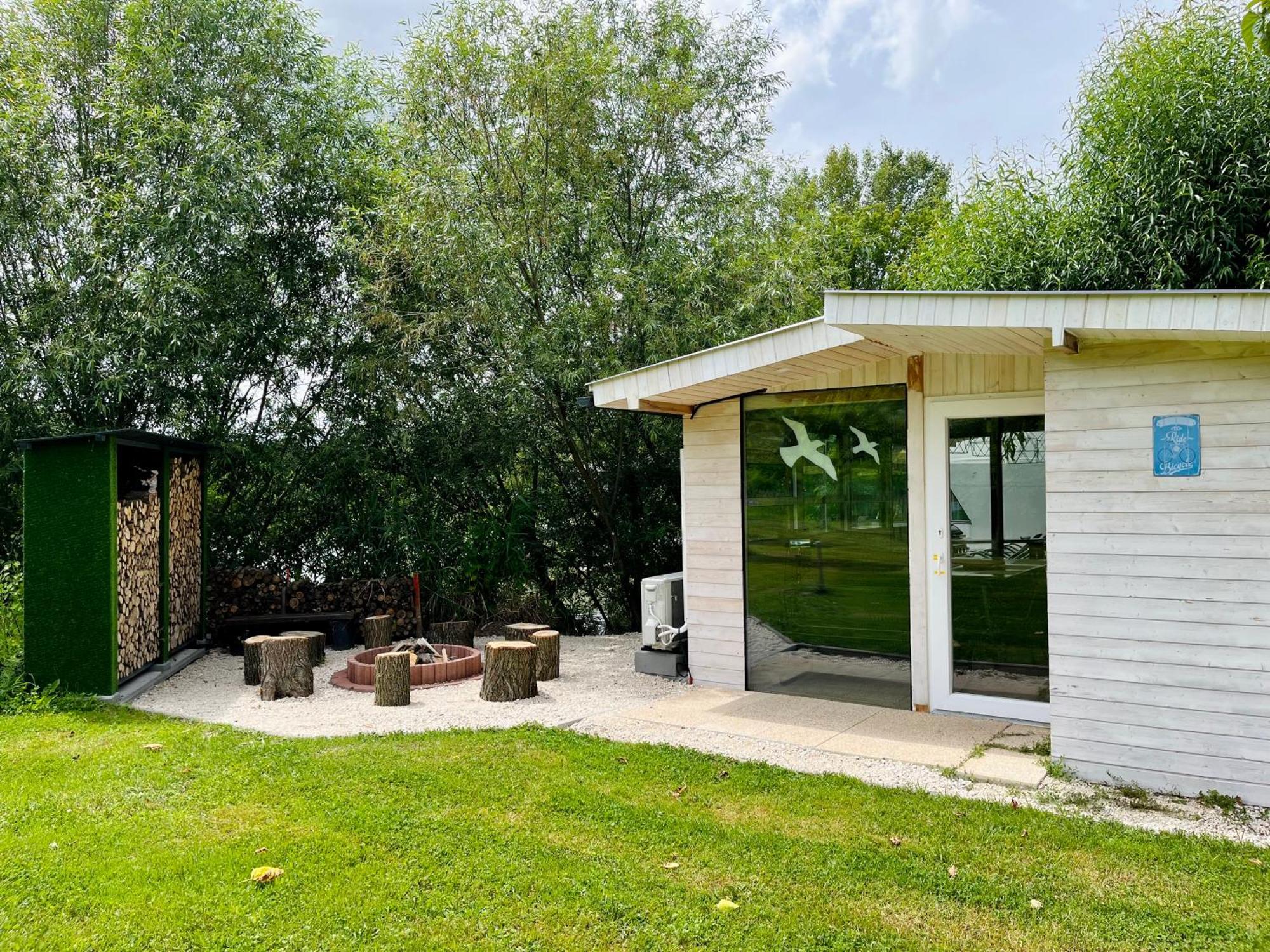 Domeglamping At Fishinglake Ságvár 외부 사진